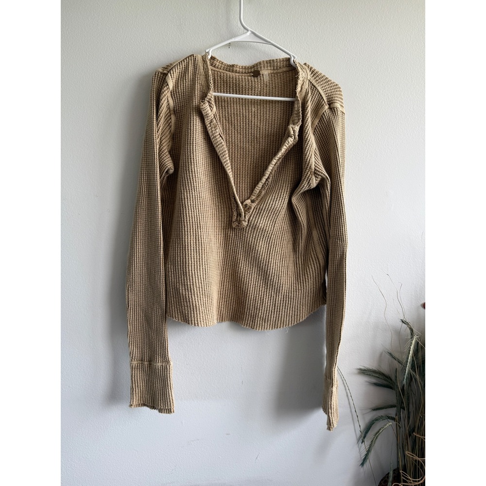 Free People‎ FP One Tan Waffle Knit Henley Top Long Sleeve Raw Edge Cotton m